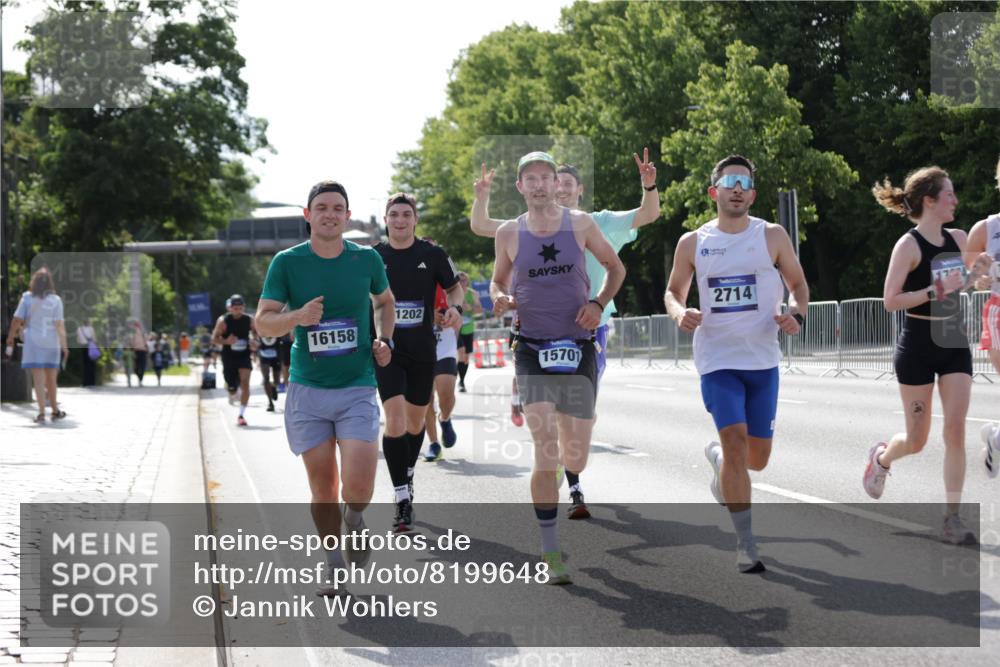 29.06.2025 - hella hamburg halbmarathon Jannik Wohlers http://msf.ph/oto/8199648 29.06.2025 09:47:39 Lombardsbrücke 1164, 1385, 1562, 1743, 2714, 3959, 4602, 5091, 5092, 5315, 6684, 6990, 8362, 9178, 9944, 10384, 10900, 11202, 11227, 11620, 11745, 12290, 12865, 13798, 13854, 14387, 14908, 14934, 14952, 15015, 15261, 15415, 15701, 15965, 16158, 17024, 17306, 18159, 18216, 18573, 18584, 18841 meine-sportfotos.de