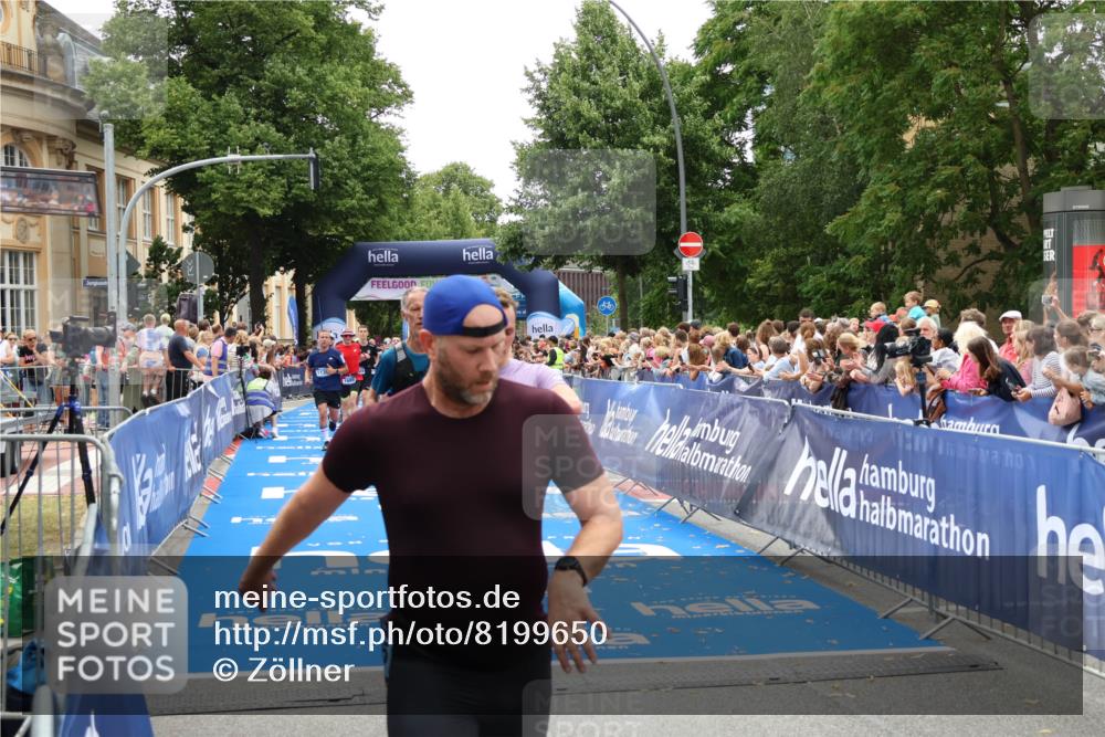 29.06.2025 - hella hamburg halbmarathon Zöllner http://msf.ph/oto/8199650 29.06.2025 10:47:00 Ziel 1139, 1689, 4091, 10122, 13728, 14385, 14415, 14449, 14594, 15825, 16081, 17172, 17979, 19105 meine-sportfotos.de