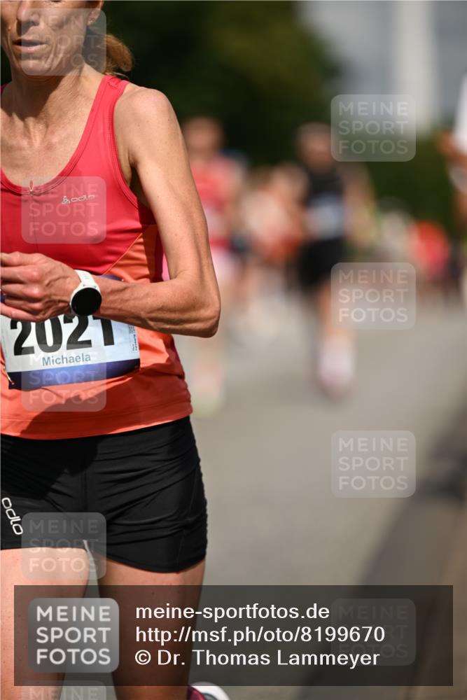 29.06.2025 - hella hamburg halbmarathon Dr. Thomas Lammeyer http://msf.ph/oto/8199670 29.06.2025 09:48:04 Kennedybrücke 2021, 2879, 3201, 3845, 4678, 5367, 6619, 8473, 8731, 10156, 10848 meine-sportfotos.de