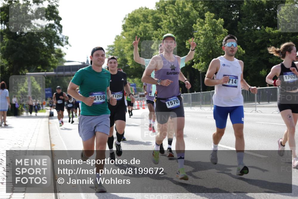 29.06.2025 - hella hamburg halbmarathon Jannik Wohlers http://msf.ph/oto/8199672 29.06.2025 09:47:40 Lombardsbrücke 1164, 1385, 1562, 1743, 2714, 3959, 4602, 5091, 5315, 6684, 6829, 6990, 8362, 9178, 9944, 10384, 10900, 11202, 11227, 11620, 11745, 12290, 12865, 13595, 13798, 13854, 14387, 14908, 14934, 14952, 15015, 15261, 15415, 15701, 15965, 16158, 17024, 17217, 17306, 18103, 18159, 18216, 18573, 18584, 18841 meine-sportfotos.de