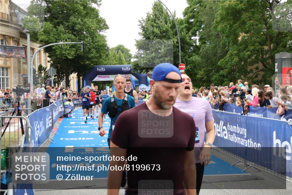 29.06.2025 - hella hamburg halbmarathon Zöllner http://msf.ph/oto/8199673 29.06.2025 10:47:01 Ziel 1139, 1689, 4091, 4377, 10122, 13728, 14385, 14415, 14449, 14594, 14783, 15825, 16081, 17979 meine-sportfotos.de