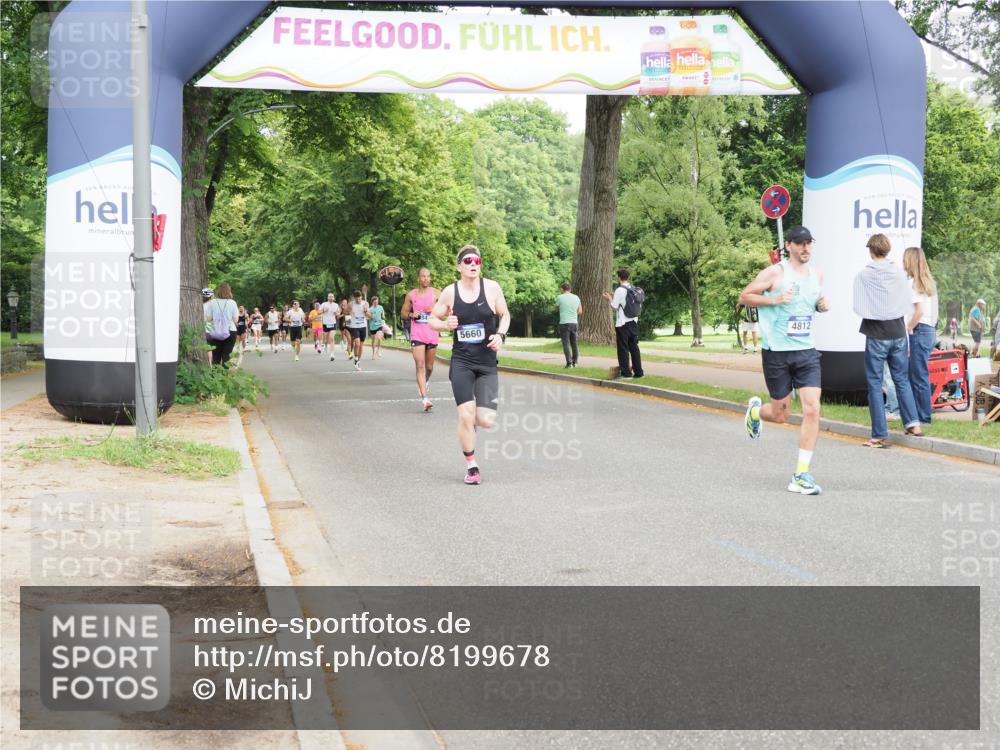 29.06.2025 - hella hamburg halbmarathon MichiJ http://msf.ph/oto/8199678 29.06.2025 10:21:21 Zwischen KM18-KM19 3955, 4812, 7845, 11877, 14450, 16065 meine-sportfotos.de