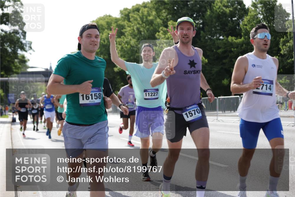 29.06.2025 - hella hamburg halbmarathon Jannik Wohlers http://msf.ph/oto/8199767 29.06.2025 09:47:40 Lombardsbrücke 1164, 1385, 1562, 1743, 2714, 3959, 4602, 5091, 5315, 6684, 6829, 6990, 8362, 9178, 9944, 10384, 10900, 11202, 11227, 11620, 11745, 12290, 12865, 13595, 13798, 13854, 14387, 14908, 14934, 14952, 15015, 15261, 15415, 15701, 15965, 16158, 17024, 17217, 17306, 18103, 18159, 18216, 18573, 18584, 18841 meine-sportfotos.de