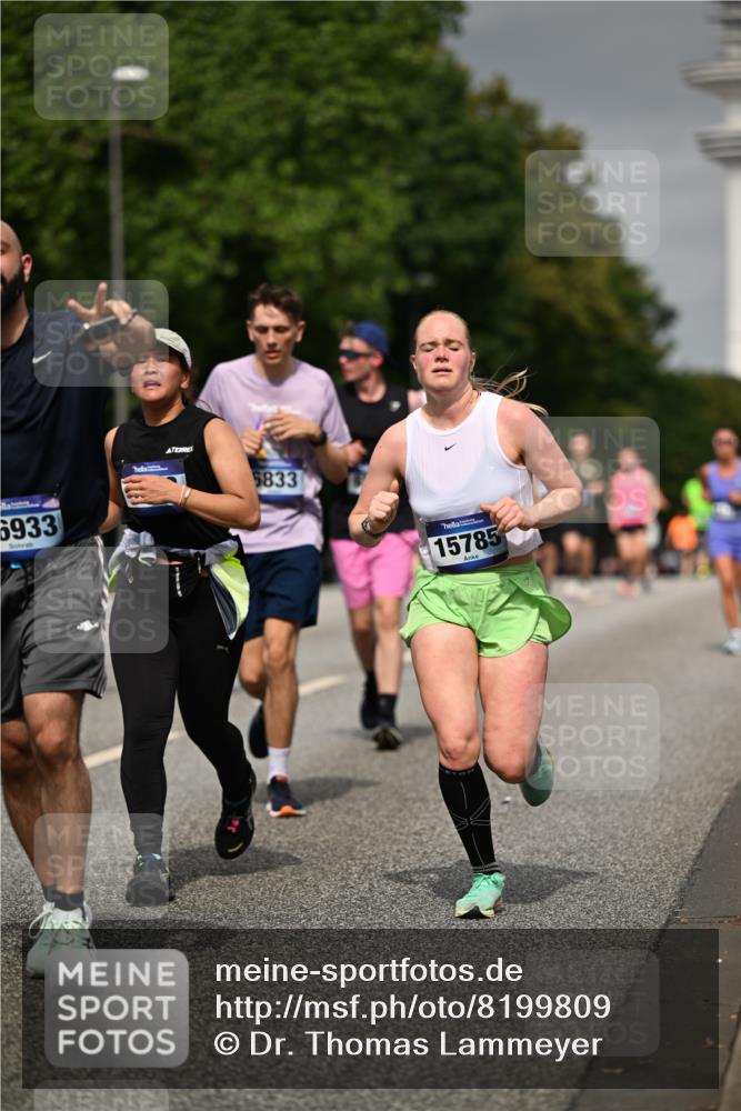 29.06.2025 - hella hamburg halbmarathon Dr. Thomas Lammeyer http://msf.ph/oto/8199809 29.06.2025 10:11:38 Kennedybrücke 1893, 1993, 2136, 3929, 4262, 5242, 5845, 5899, 5926, 6196, 6517, 6518, 6707, 6713, 6715, 6833, 7503, 7760, 8585, 9967, 10283, 10700, 10703, 11114 meine-sportfotos.de