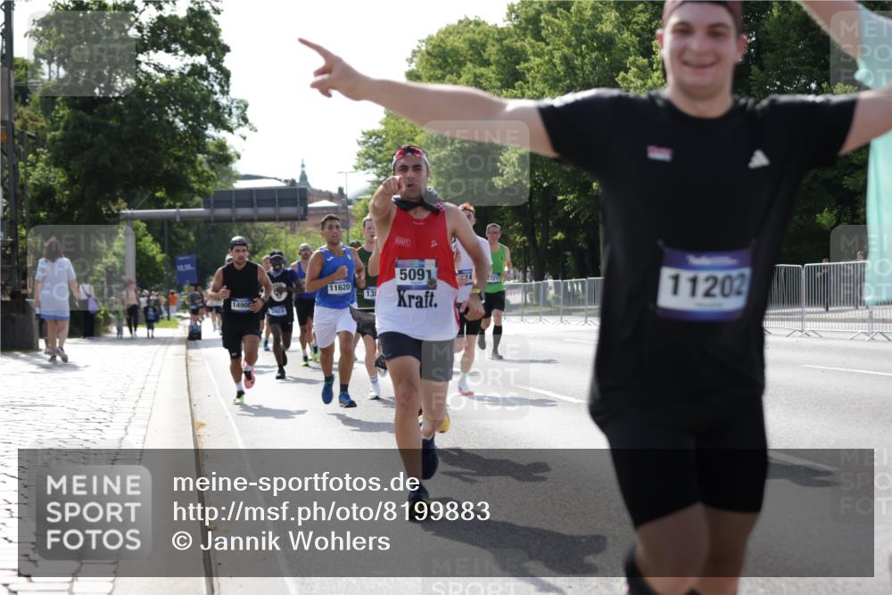 29.06.2025 - hella hamburg halbmarathon Jannik Wohlers http://msf.ph/oto/8199883 29.06.2025 09:47:41 Lombardsbrücke 1164, 1385, 1562, 1743, 2714, 3959, 4602, 4860, 5091, 5315, 6684, 6829, 6990, 8362, 9178, 9944, 10384, 10900, 11202, 11227, 11620, 11745, 12290, 12514, 12865, 13595, 13854, 14387, 14908, 14934, 14952, 15015, 15261, 15415, 15701, 15965, 16158, 17024, 17217, 17306, 18103, 18216, 18573, 18584, 18679, 18841 meine-sportfotos.de