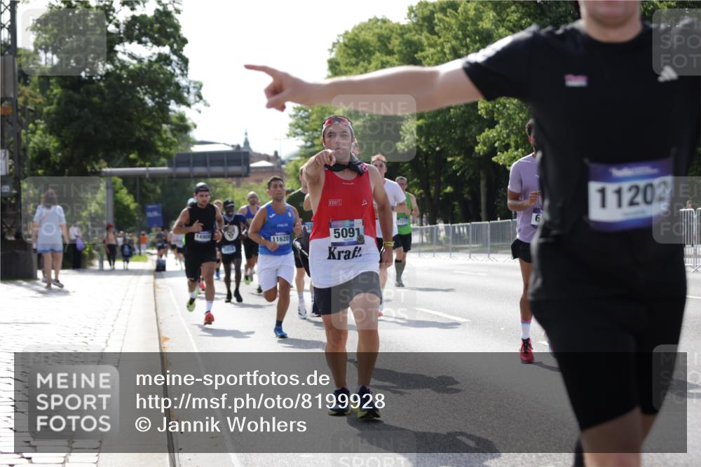 29.06.2025 - hella hamburg halbmarathon Jannik Wohlers http://msf.ph/oto/8199928 29.06.2025 09:47:42 Lombardsbrücke 1164, 1385, 1562, 1743, 2714, 3959, 4602, 4860, 5091, 5315, 6684, 6829, 6990, 8362, 9178, 9944, 10384, 10900, 11202, 11227, 11620, 11745, 12290, 12514, 12865, 13595, 13854, 14387, 14908, 14934, 15015, 15261, 15415, 15701, 16119, 16158, 17024, 17217, 17306, 18103, 18216, 18573, 18584, 18679, 18841 meine-sportfotos.de