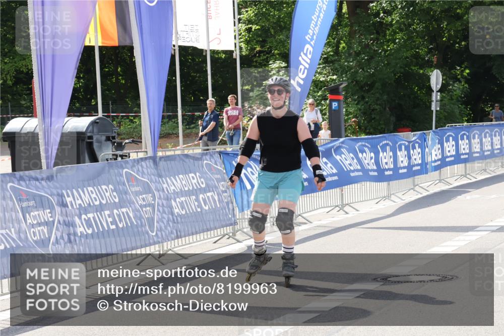 29.06.2025 - hella hamburg halbmarathon Strokosch-Dieckow http://msf.ph/oto/8199963 29.06.2025 09:46:55 Ziel 20132, 20141 meine-sportfotos.de