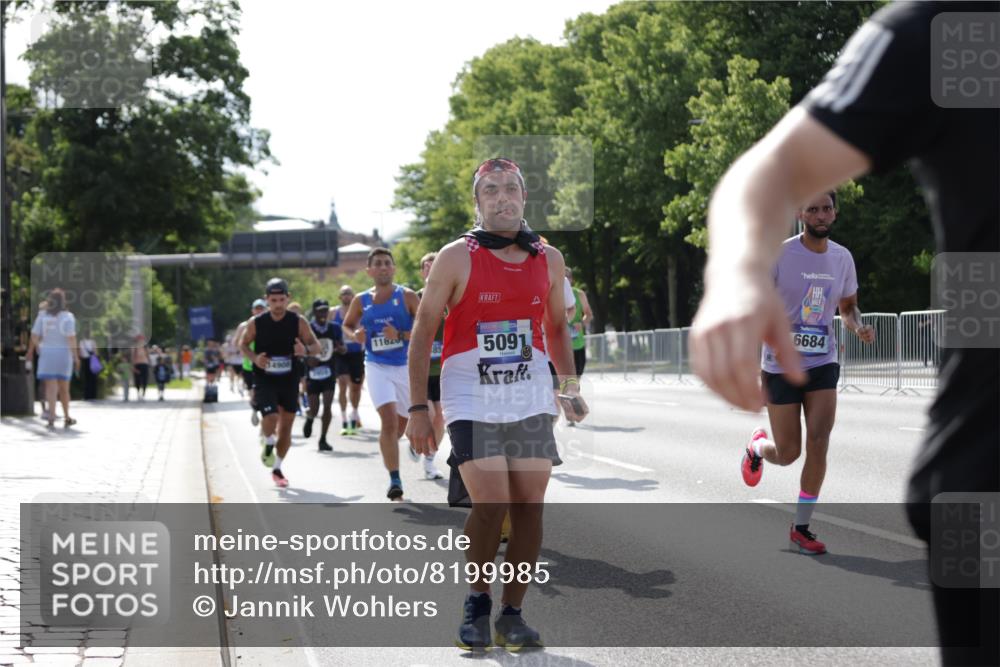 29.06.2025 - hella hamburg halbmarathon Jannik Wohlers http://msf.ph/oto/8199985 29.06.2025 09:47:42 Lombardsbrücke 1164, 1385, 1562, 1743, 2714, 3959, 4602, 4860, 5091, 5315, 6684, 6829, 6990, 8362, 9178, 9944, 10384, 10900, 11202, 11227, 11620, 11745, 12290, 12514, 12865, 13595, 13854, 14387, 14908, 14934, 15015, 15261, 15415, 15701, 16119, 16158, 17024, 17217, 17306, 18103, 18216, 18573, 18584, 18679, 18841 meine-sportfotos.de