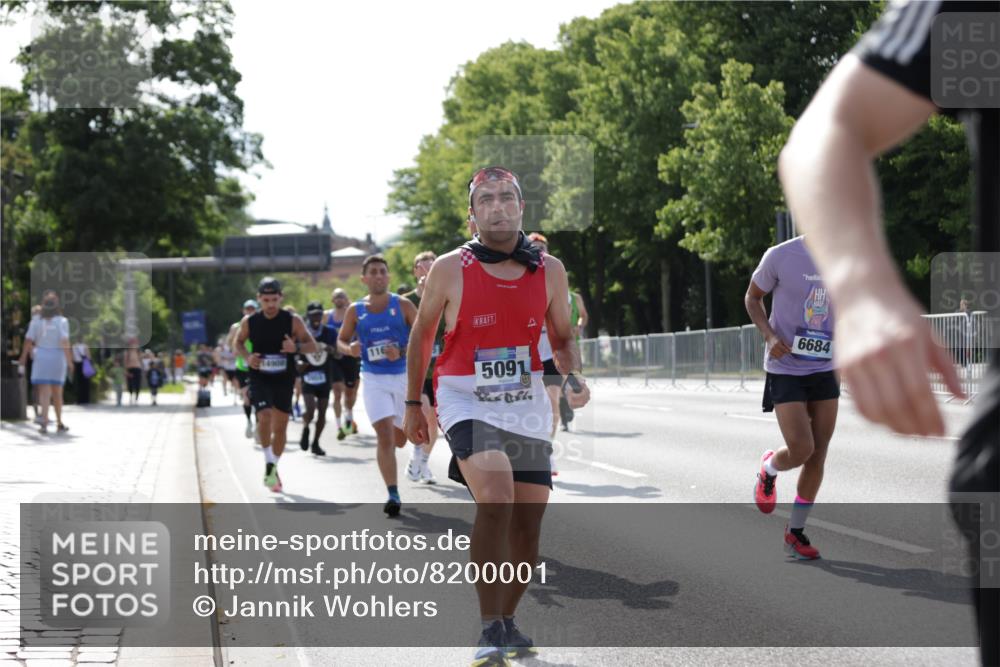 29.06.2025 - hella hamburg halbmarathon Jannik Wohlers http://msf.ph/oto/8200001 29.06.2025 09:47:42 Lombardsbrücke 1164, 1385, 1562, 1743, 2714, 3959, 4602, 4860, 5091, 5315, 6684, 6829, 6990, 8362, 9178, 9944, 10384, 10900, 11202, 11227, 11620, 11745, 12290, 12514, 12865, 13595, 13854, 14387, 14908, 14934, 15015, 15261, 15415, 15701, 16119, 16158, 17024, 17217, 17306, 18103, 18216, 18573, 18584, 18679, 18841 meine-sportfotos.de