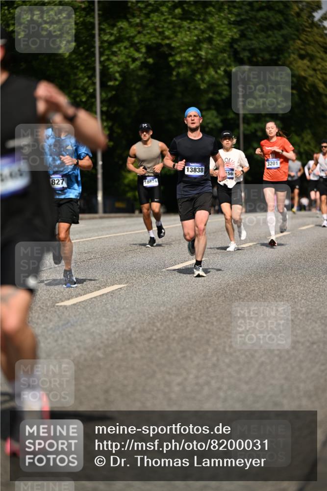 29.06.2025 - hella hamburg halbmarathon Dr. Thomas Lammeyer http://msf.ph/oto/8200031 29.06.2025 09:48:08 Kennedybrücke 2021, 3201, 3845, 5269, 5367, 6619, 8473, 8731, 10156, 10486, 10848 meine-sportfotos.de