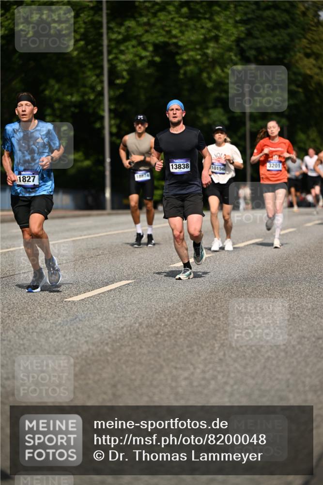 29.06.2025 - hella hamburg halbmarathon Dr. Thomas Lammeyer http://msf.ph/oto/8200048 29.06.2025 09:48:08 Kennedybrücke 2021, 3201, 3845, 5269, 5367, 6619, 8473, 8731, 10156, 10486, 10848 meine-sportfotos.de