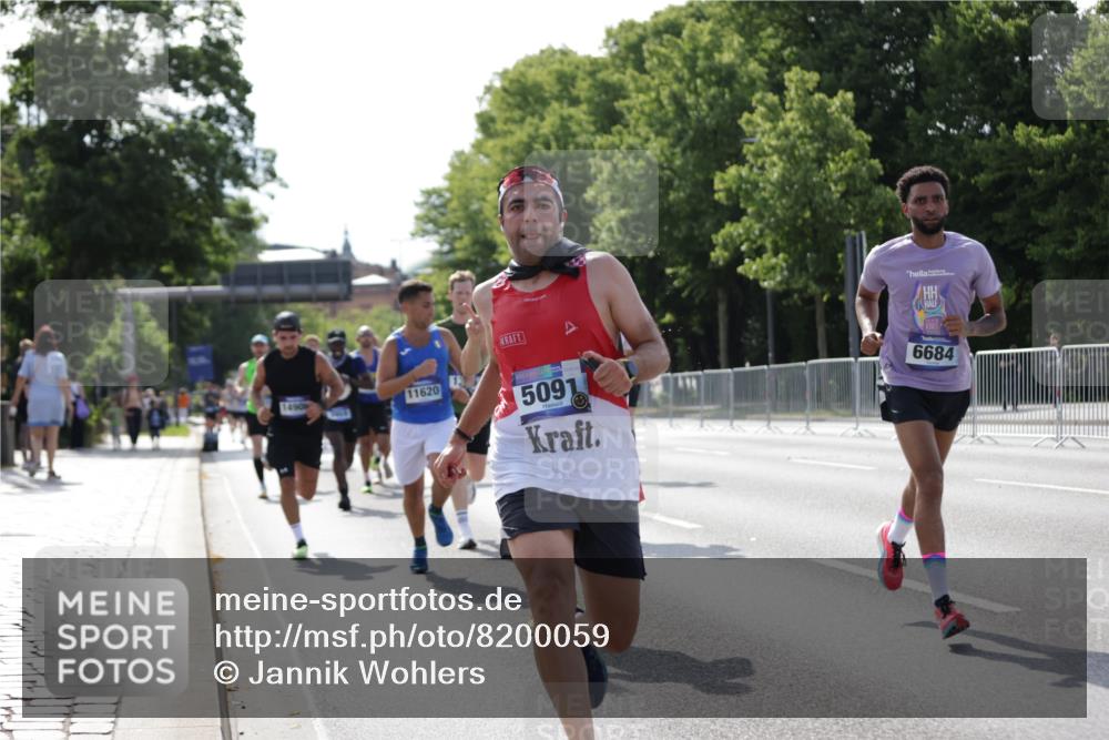 29.06.2025 - hella hamburg halbmarathon Jannik Wohlers http://msf.ph/oto/8200059 29.06.2025 09:47:42 Lombardsbrücke 1164, 1385, 1562, 1743, 2714, 3959, 4602, 4860, 5091, 5315, 6684, 6829, 6990, 8362, 9178, 9944, 10384, 10900, 11202, 11227, 11620, 11745, 12290, 12514, 12865, 13595, 13854, 14387, 14908, 14934, 15015, 15261, 15415, 15701, 16119, 16158, 17024, 17217, 17306, 18103, 18216, 18573, 18584, 18679, 18841 meine-sportfotos.de