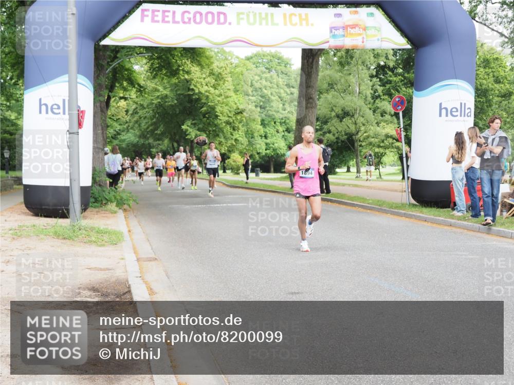 29.06.2025 - hella hamburg halbmarathon MichiJ http://msf.ph/oto/8200099 29.06.2025 10:21:23 Zwischen KM18-KM19 1894, 4812, 5660, 7845, 11877, 14450, 16065 meine-sportfotos.de