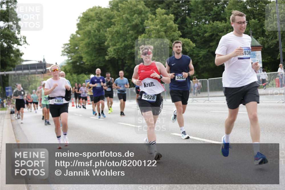 29.06.2025 - hella hamburg halbmarathon Jannik Wohlers http://msf.ph/oto/8200122 29.06.2025 10:25:15 Lombardsbrücke 1093, 1305, 1481, 3343, 3765, 4378, 5028, 8881, 9811, 10104, 10845, 10846, 11662, 11699, 12074, 12505, 13653, 13842, 14936, 15283, 16289, 16354, 16381, 16927 meine-sportfotos.de
