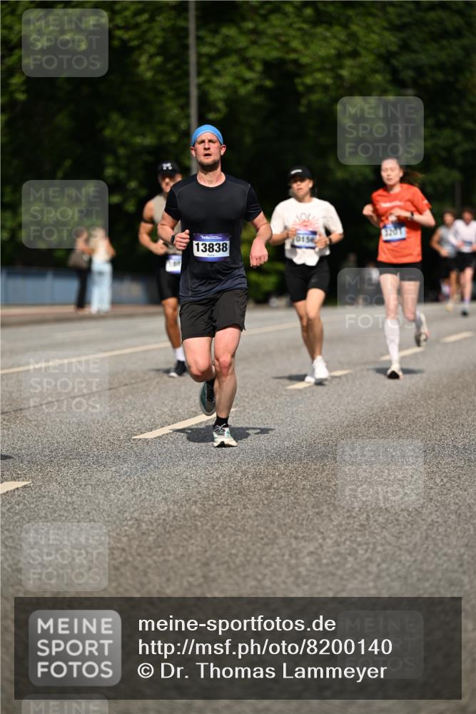 29.06.2025 - hella hamburg halbmarathon Dr. Thomas Lammeyer http://msf.ph/oto/8200140 29.06.2025 09:48:09 Kennedybrücke 2021, 3201, 3845, 5269, 5367, 6619, 8473, 8731, 10156, 10486, 10848 meine-sportfotos.de
