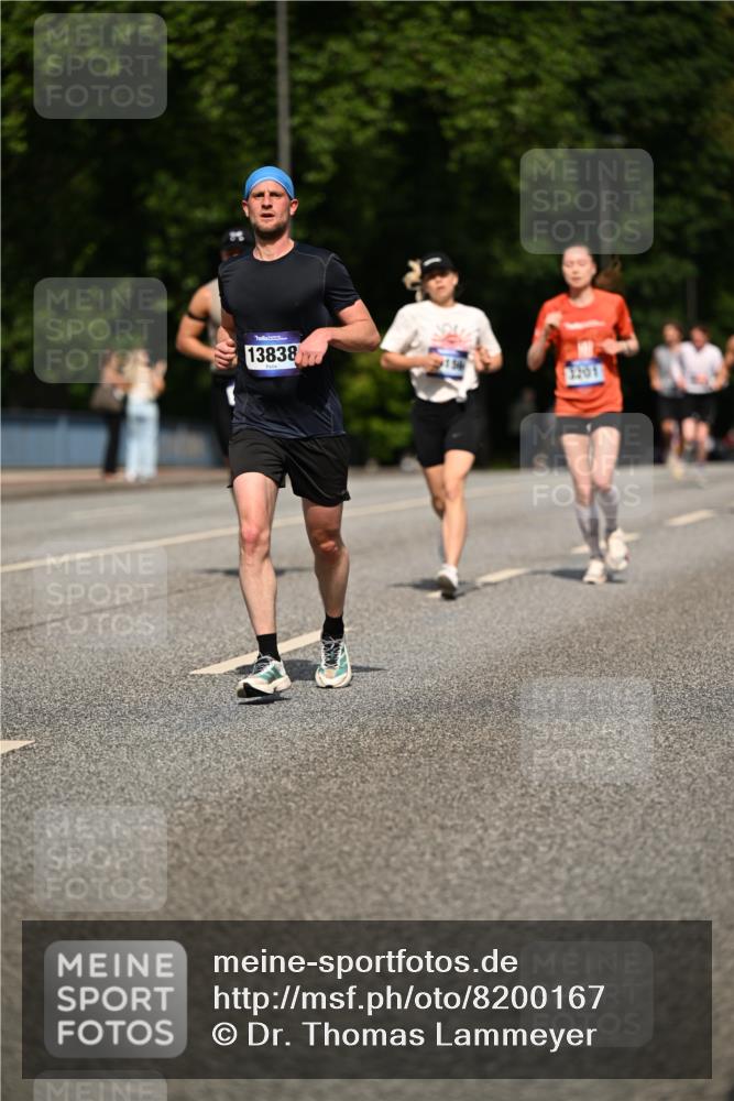 29.06.2025 - hella hamburg halbmarathon Dr. Thomas Lammeyer http://msf.ph/oto/8200167 29.06.2025 09:48:09 Kennedybrücke 2021, 3201, 3845, 5269, 5367, 6619, 8473, 8731, 10156, 10486, 10848 meine-sportfotos.de