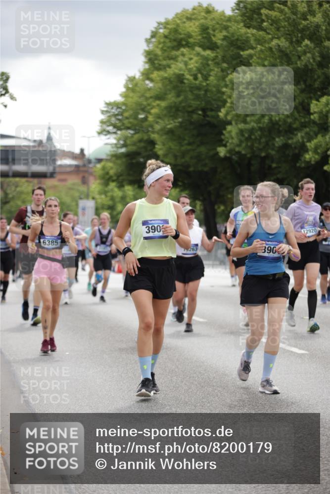 29.06.2025 - hella hamburg halbmarathon Jannik Wohlers http://msf.ph/oto/8200179 29.06.2025 11:15:29 Lombardsbrücke 3168, 3197, 3198, 3369, 3370, 3452, 3903, 3904, 4125, 4405, 5468, 5478, 6385, 6668, 6811, 7181, 7182, 7756, 8208, 8468, 8500, 8775, 8820, 9189, 9190, 9427, 10439, 10440, 10767, 11004, 11071, 11130, 11850, 11901, 12030, 12038, 12866, 12920, 13150, 13238, 13239, 13263, 13280, 13831, 15295, 16362, 16835, 16932, 17011, 17887, 18360, 18363 meine-sportfotos.de
