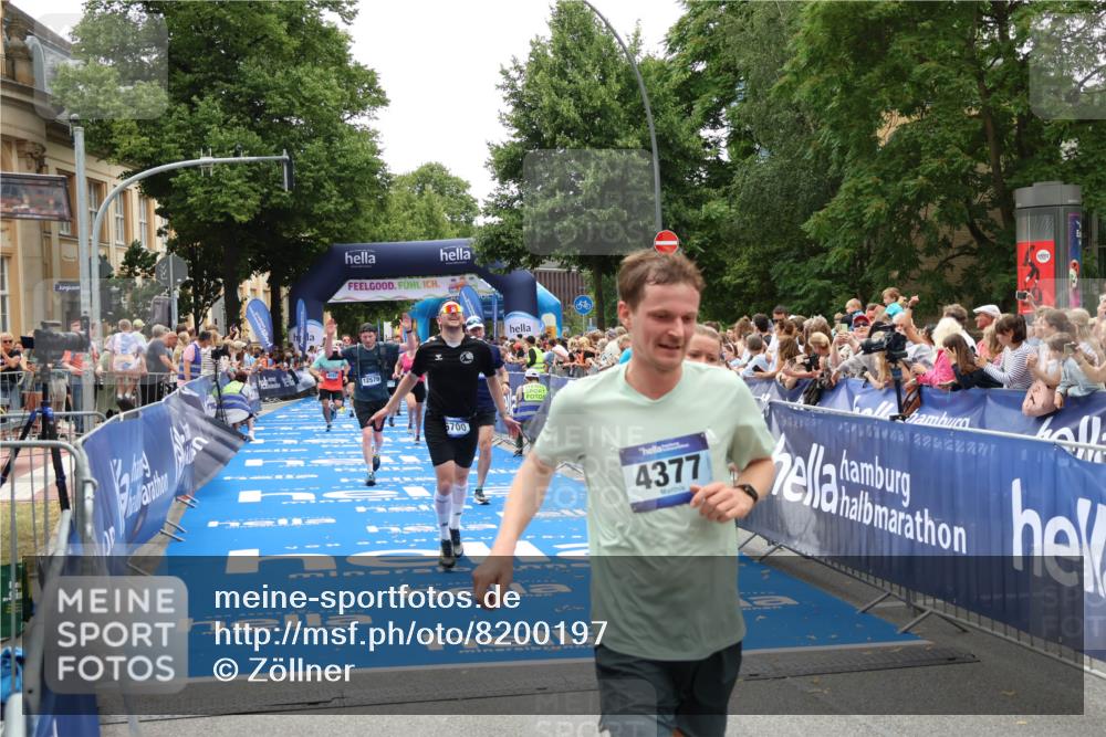 29.06.2025 - hella hamburg halbmarathon Zöllner http://msf.ph/oto/8200197 29.06.2025 10:47:11 Ziel 1460, 2623, 4093, 5472, 6373, 6700, 7908, 9794, 12579, 13007, 15684, 17718 meine-sportfotos.de