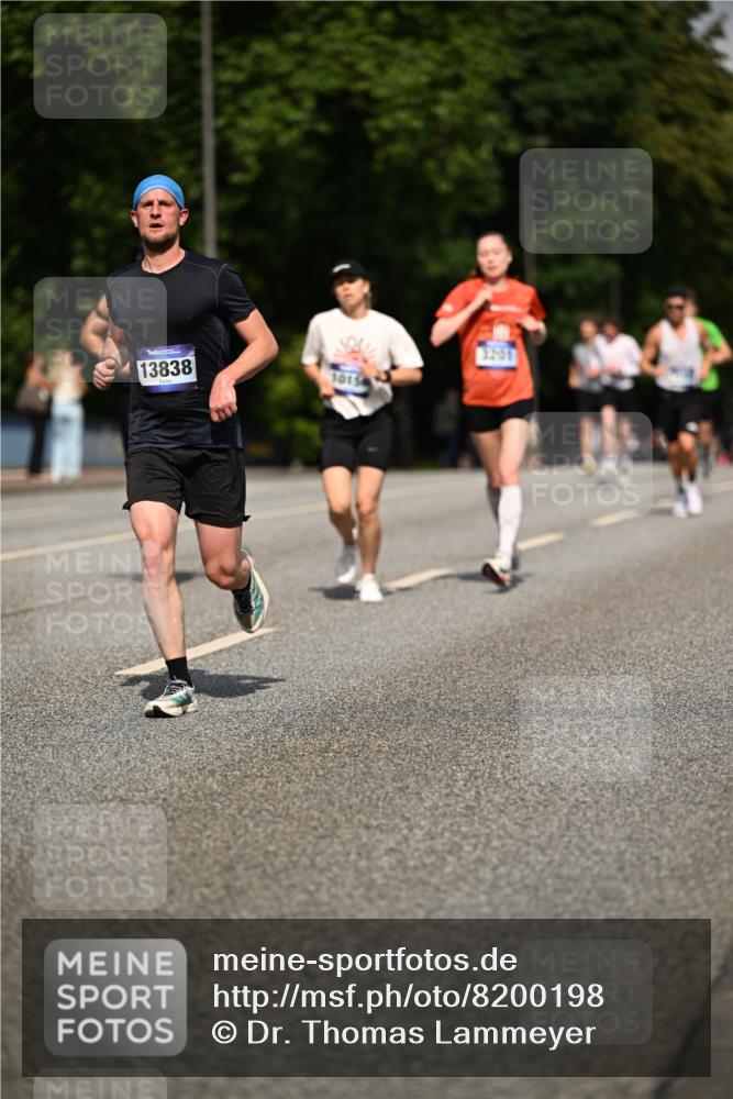 29.06.2025 - hella hamburg halbmarathon Dr. Thomas Lammeyer http://msf.ph/oto/8200198 29.06.2025 09:48:10 Kennedybrücke 2021, 3201, 5269, 5367, 6619, 8473, 8731, 10156, 10486, 10848, 11169 meine-sportfotos.de
