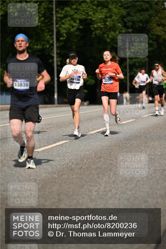 29.06.2025 - hella hamburg halbmarathon Dr. Thomas Lammeyer http://msf.ph/oto/8200236 29.06.2025 09:48:10 Kennedybrücke 2021, 3201, 5269, 5367, 6619, 8473, 8731, 10156, 10486, 10848, 11169 meine-sportfotos.de