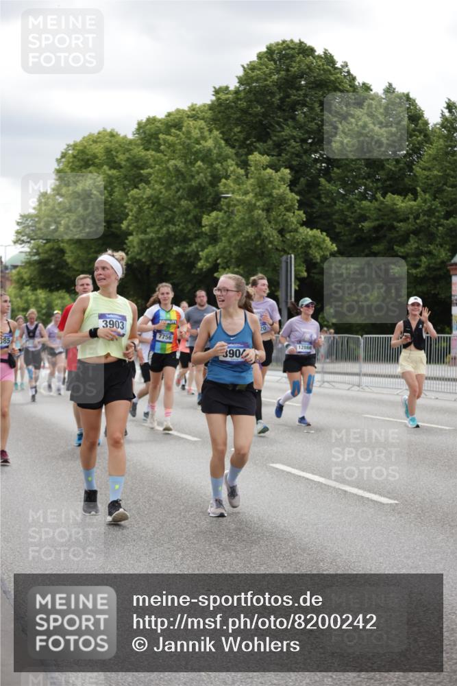 29.06.2025 - hella hamburg halbmarathon Jannik Wohlers http://msf.ph/oto/8200242 29.06.2025 11:15:30 Lombardsbrücke 3168, 3197, 3198, 3369, 3370, 3452, 3903, 3904, 4125, 4405, 5468, 5478, 6385, 6668, 6811, 7181, 7182, 7756, 8208, 8468, 8500, 8775, 9189, 9190, 9427, 10439, 10440, 10767, 11004, 11071, 11130, 11850, 11901, 12030, 12038, 12866, 12920, 13150, 13238, 13239, 13263, 13280, 13831, 15295, 16362, 16835, 16932, 17887, 18360, 18363 meine-sportfotos.de