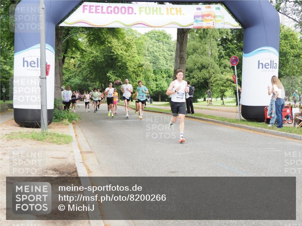 29.06.2025 - hella hamburg halbmarathon MichiJ http://msf.ph/oto/8200266 29.06.2025 10:21:27 Zwischen KM18-KM19 1894, 4812, 5660, 15054, 16065 meine-sportfotos.de