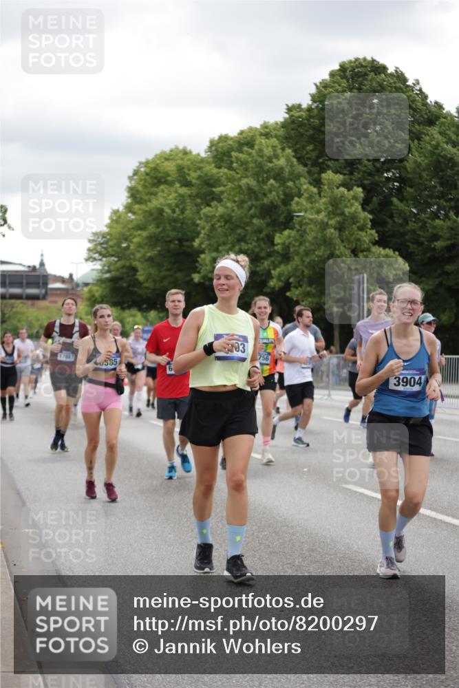 29.06.2025 - hella hamburg halbmarathon Jannik Wohlers http://msf.ph/oto/8200297 29.06.2025 11:15:31 Lombardsbrücke 3168, 3197, 3198, 3369, 3370, 3452, 3903, 3904, 4125, 4405, 5468, 5478, 5779, 6385, 6668, 6811, 7181, 7182, 7756, 8208, 8468, 8500, 8775, 9189, 9190, 9427, 10439, 10440, 10767, 11004, 11071, 11130, 11850, 11901, 12030, 12038, 12866, 12920, 13150, 13238, 13239, 13263, 13280, 13831, 15295, 16362, 16835, 17887, 18360, 18363 meine-sportfotos.de