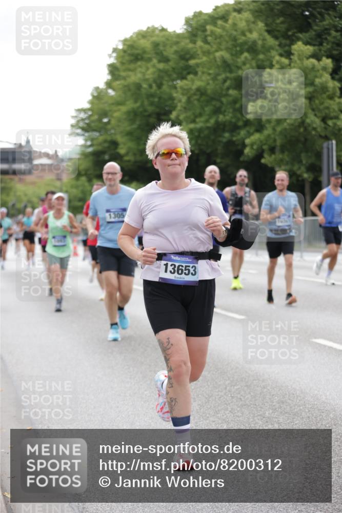 29.06.2025 - hella hamburg halbmarathon Jannik Wohlers http://msf.ph/oto/8200312 29.06.2025 10:25:17 Lombardsbrücke 1093, 1305, 1479, 1481, 3343, 3765, 4378, 5028, 8881, 9811, 10104, 10845, 10846, 11699, 12074, 12505, 13653, 13842, 14936, 15283, 16289, 16354, 16381, 16927 meine-sportfotos.de
