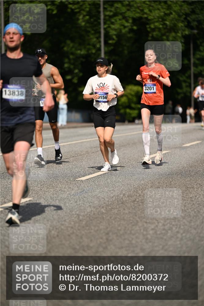 29.06.2025 - hella hamburg halbmarathon Dr. Thomas Lammeyer http://msf.ph/oto/8200372 29.06.2025 09:48:11 Kennedybrücke 1758, 2021, 3201, 5269, 5367, 6619, 8473, 8731, 10156, 10486, 10848, 11169 meine-sportfotos.de