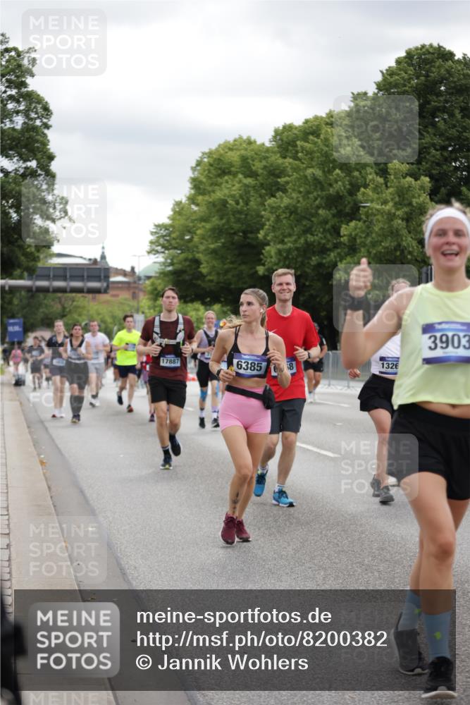 29.06.2025 - hella hamburg halbmarathon Jannik Wohlers http://msf.ph/oto/8200382 29.06.2025 11:15:32 Lombardsbrücke 3168, 3197, 3198, 3452, 3903, 3904, 4125, 4686, 5468, 5478, 5779, 6385, 6668, 6811, 7181, 7182, 7756, 8208, 8500, 8775, 9189, 9190, 9427, 10439, 10440, 10767, 11004, 11071, 11130, 11850, 11901, 12030, 12038, 12866, 12920, 13238, 13239, 13263, 13280, 13831, 15295, 16835, 17887, 18360, 18363 meine-sportfotos.de