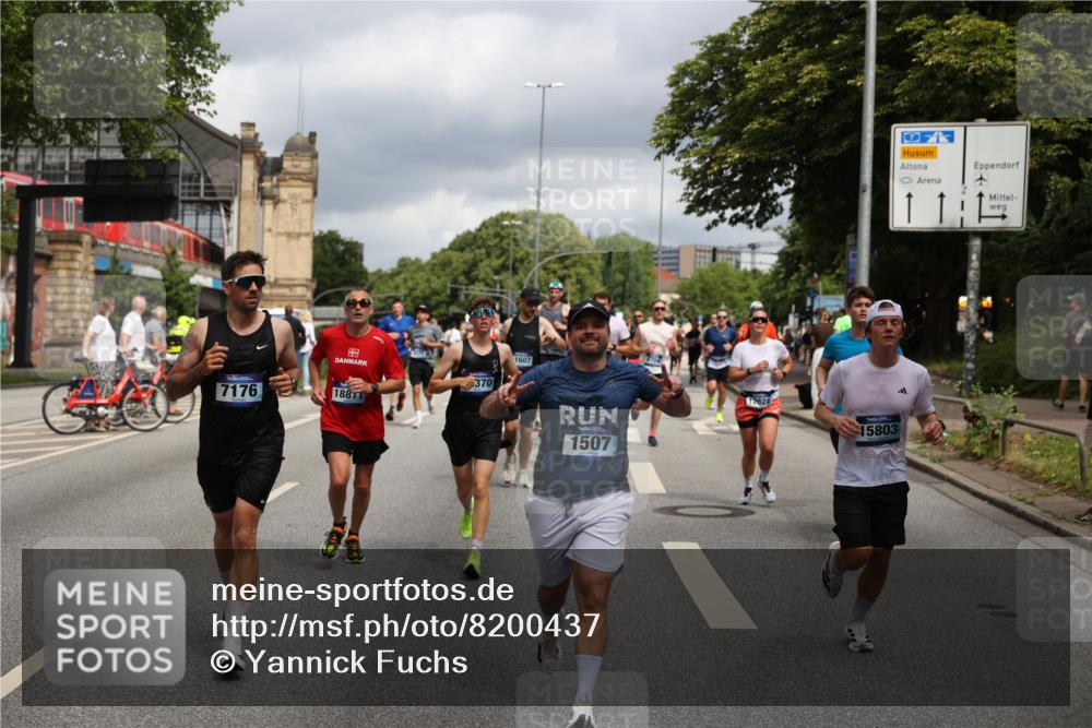 29.06.2025 - hella hamburg halbmarathon Yannick Fuchs http://msf.ph/oto/8200437 29.06.2025 10:44:42 20KM 1119, 1399, 1461, 1466, 1507, 1630, 1750, 1817, 2207, 3654, 4127, 4346, 5115, 6027, 6662, 6712, 6795, 7052, 7176, 7397, 7583, 7930, 7932, 8117, 8572, 8657, 8704, 8819, 9057, 10371, 11356, 11455, 11607, 12624, 13008, 13609, 13687, 13701, 13875, 14034, 14257, 14626, 15362, 15395, 15803, 15950, 16716, 16806, 17179, 17221, 17247, 17384, 18006, 18066, 18370, 18394, 18489, 18657, 18658, 18811 meine-sportfotos.de