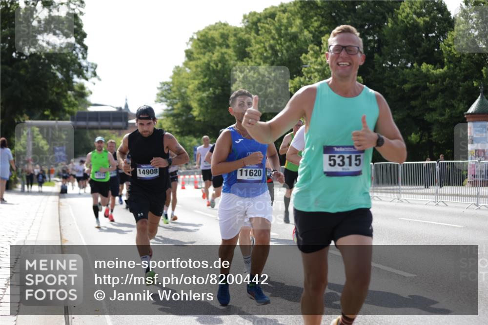 29.06.2025 - hella hamburg halbmarathon Jannik Wohlers http://msf.ph/oto/8200442 29.06.2025 09:47:43 Lombardsbrücke 1385, 1562, 1743, 2714, 2767, 3959, 4602, 4860, 5091, 5315, 6684, 6829, 6990, 8362, 8933, 9178, 9944, 10384, 10900, 11202, 11227, 11620, 11745, 11929, 12290, 12514, 12865, 13595, 13854, 14387, 14908, 14934, 15015, 15261, 15415, 15701, 16119, 16158, 17024, 17217, 18103, 18573, 18584, 18679, 18841 meine-sportfotos.de