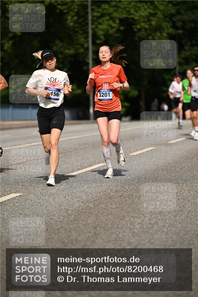 29.06.2025 - hella hamburg halbmarathon Dr. Thomas Lammeyer http://msf.ph/oto/8200468 29.06.2025 09:48:11 Kennedybrücke 1758, 2021, 3201, 5269, 5367, 6619, 8473, 8731, 10156, 10486, 10848, 11169 meine-sportfotos.de