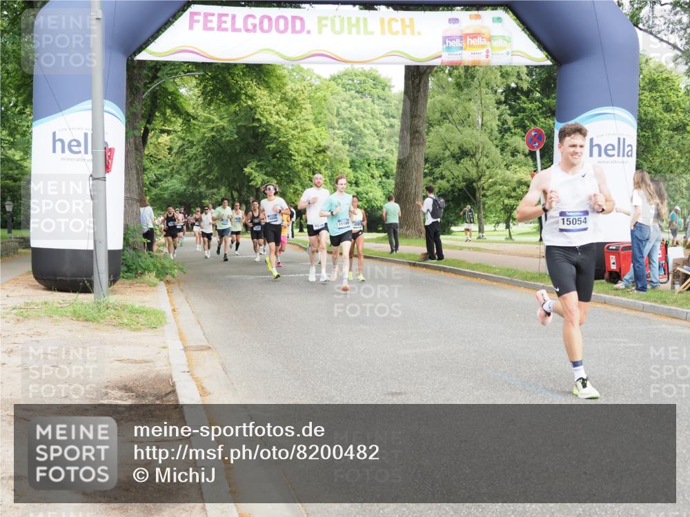 29.06.2025 - hella hamburg halbmarathon MichiJ http://msf.ph/oto/8200482 29.06.2025 10:21:28 Zwischen KM18-KM19 1894, 4812, 5660, 11199, 15054 meine-sportfotos.de