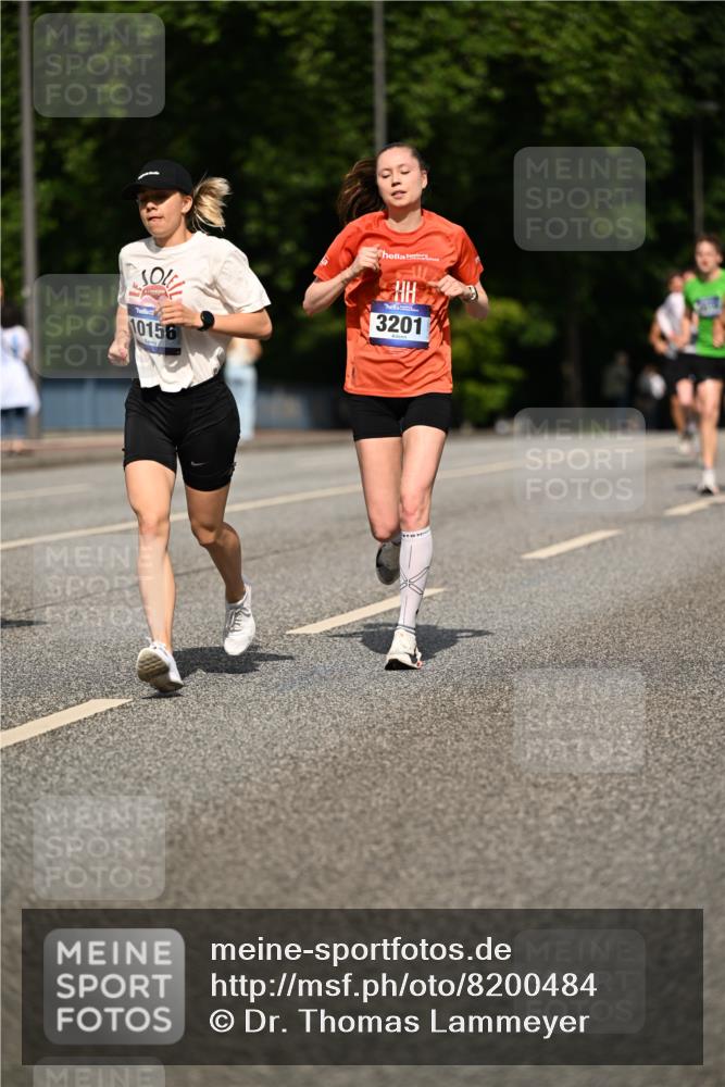29.06.2025 - hella hamburg halbmarathon Dr. Thomas Lammeyer http://msf.ph/oto/8200484 29.06.2025 09:48:12 Kennedybrücke 1758, 2021, 3201, 5269, 5367, 6619, 8473, 8731, 10156, 10486, 10848, 11169 meine-sportfotos.de