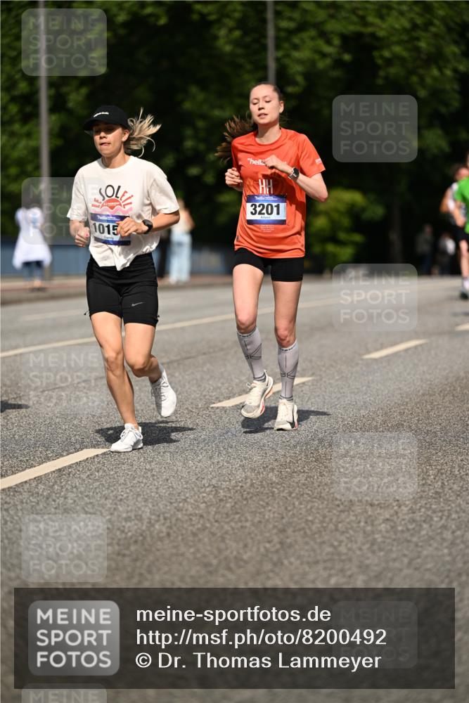 29.06.2025 - hella hamburg halbmarathon Dr. Thomas Lammeyer http://msf.ph/oto/8200492 29.06.2025 09:48:12 Kennedybrücke 1758, 2021, 3201, 5269, 5367, 6619, 8473, 8731, 10156, 10486, 10848, 11169 meine-sportfotos.de