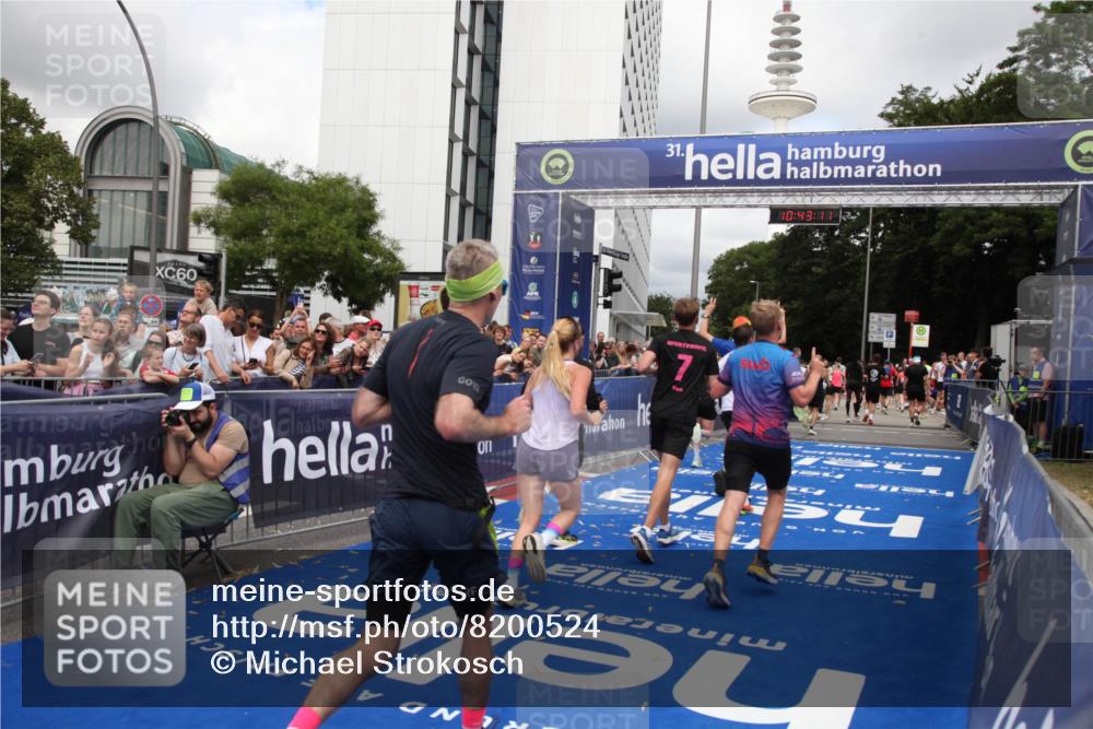 29.06.2025 - hella hamburg halbmarathon Michael Strokosch http://msf.ph/oto/8200524 29.06.2025 10:43:10 Ziel 4229, 6721, 7451, 9833, 10251, 10469, 11177, 12153, 12657, 12723, 12776, 12839, 15255, 17177, 19038 meine-sportfotos.de