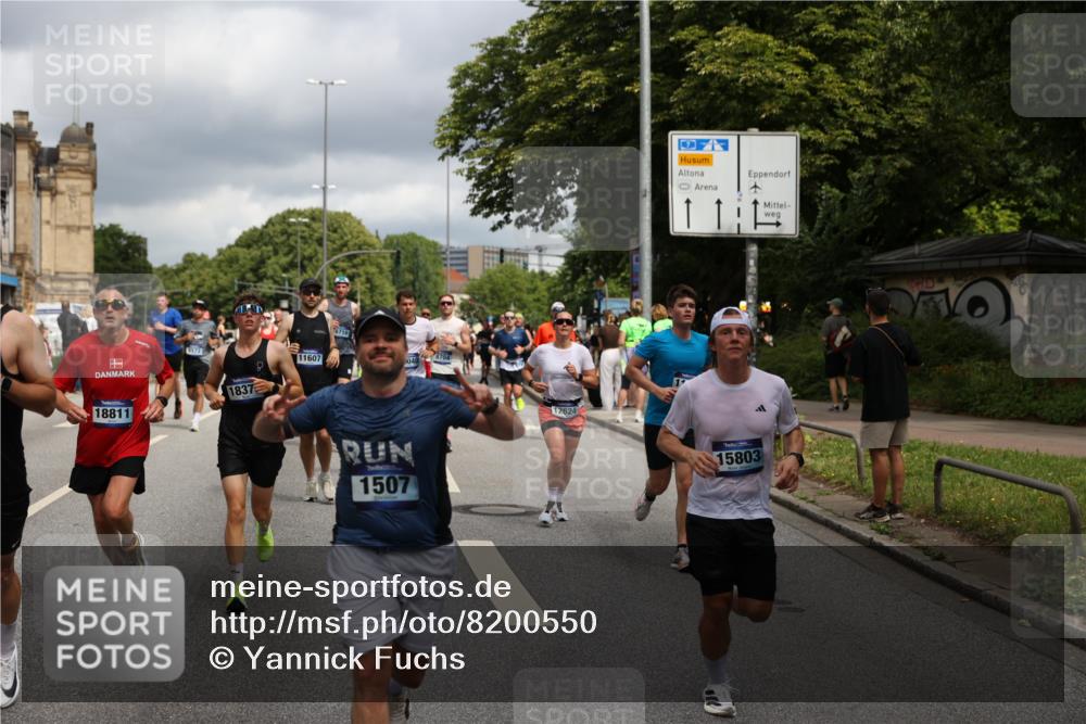 29.06.2025 - hella hamburg halbmarathon Yannick Fuchs http://msf.ph/oto/8200550 29.06.2025 10:44:42 20KM 1119, 1399, 1461, 1466, 1507, 1630, 1750, 1817, 2207, 3654, 4127, 4346, 5115, 6027, 6662, 6712, 6795, 7052, 7176, 7397, 7583, 7930, 7932, 8117, 8572, 8657, 8704, 8819, 9057, 10371, 11356, 11455, 11607, 12624, 13008, 13609, 13687, 13701, 13875, 14034, 14257, 14626, 15362, 15395, 15803, 15950, 16716, 16806, 17179, 17221, 17247, 17384, 18006, 18066, 18370, 18394, 18489, 18657, 18658, 18811 meine-sportfotos.de