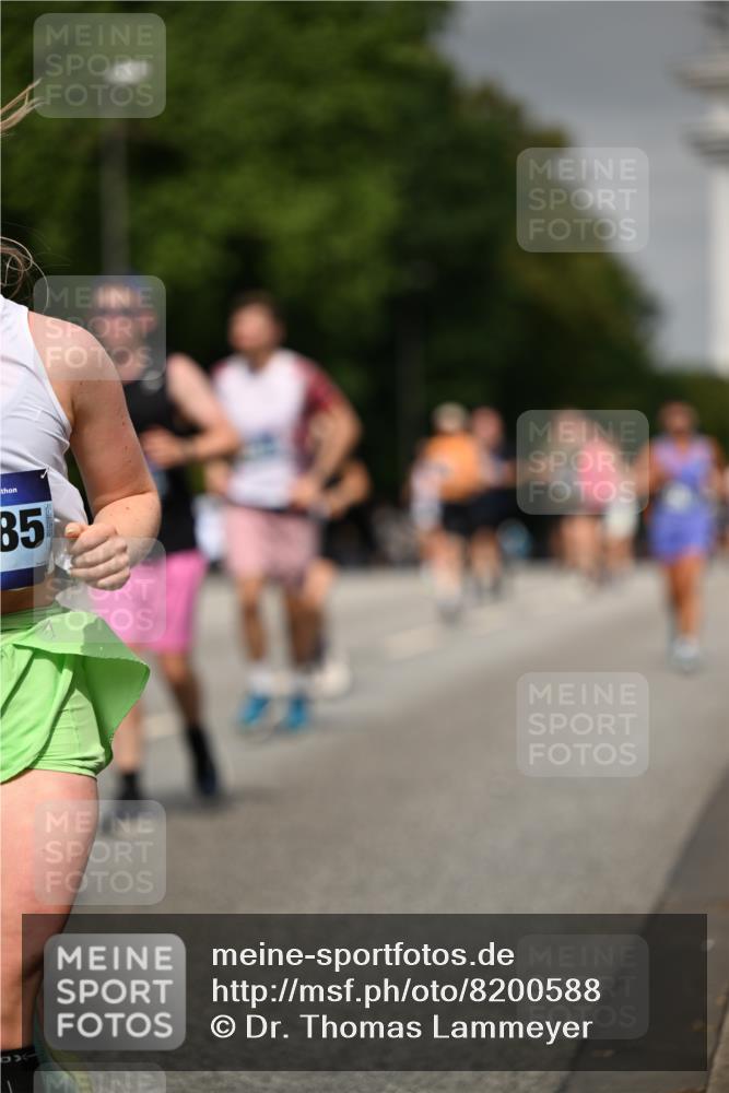29.06.2025 - hella hamburg halbmarathon Dr. Thomas Lammeyer http://msf.ph/oto/8200588 29.06.2025 10:11:40 Kennedybrücke 1893, 1993, 2136, 3929, 4262, 5242, 5845, 5899, 5926, 6196, 6517, 6518, 6707, 6713, 6715, 6833, 7503, 7760, 8585, 9967, 10283, 10700 meine-sportfotos.de