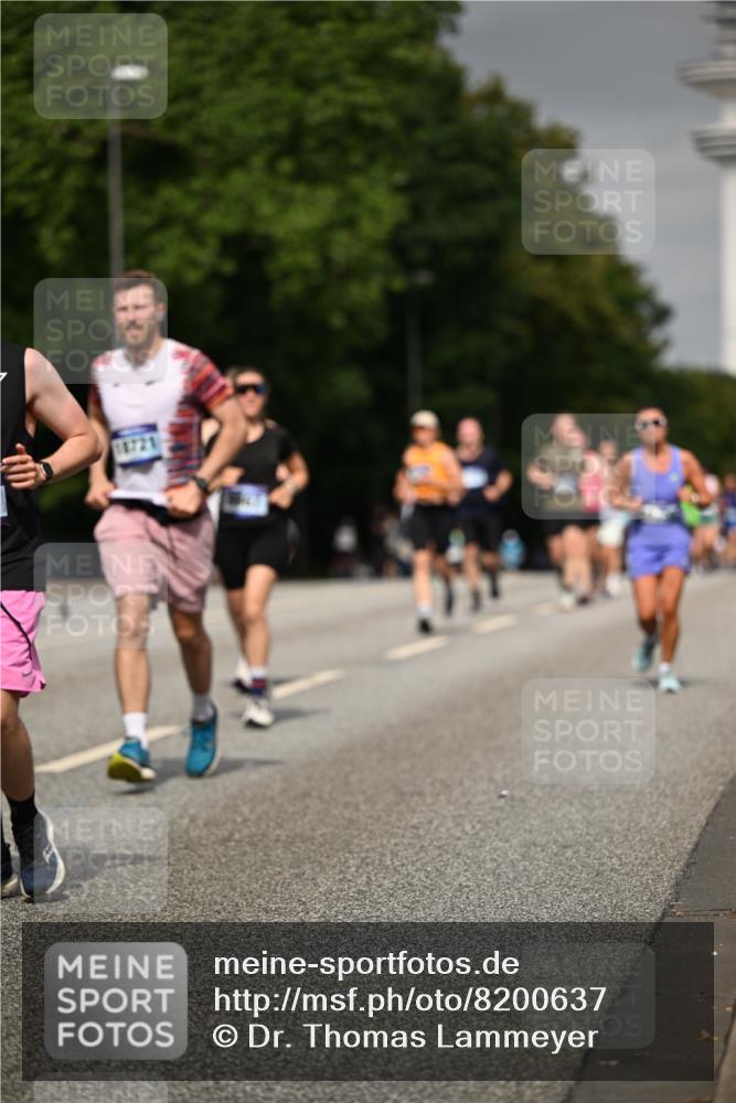 29.06.2025 - hella hamburg halbmarathon Dr. Thomas Lammeyer http://msf.ph/oto/8200637 29.06.2025 10:11:41 Kennedybrücke 1893, 1993, 2136, 3929, 4262, 5242, 5899, 5926, 6196, 6517, 6518, 6707, 6713, 6715, 6833, 7503, 7760, 8585, 9967, 10283, 10700 meine-sportfotos.de