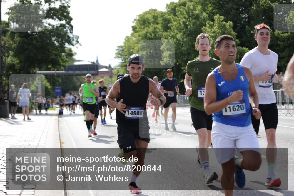 29.06.2025 - hella hamburg halbmarathon Jannik Wohlers http://msf.ph/oto/8200644 29.06.2025 09:47:44 Lombardsbrücke 1385, 1562, 1743, 2714, 2767, 3959, 4602, 4860, 5091, 5315, 6684, 6829, 6990, 8362, 8933, 9178, 10384, 10900, 11202, 11227, 11620, 11745, 11929, 12290, 12514, 12865, 13595, 13854, 14387, 14875, 14908, 14934, 15015, 15261, 15415, 15701, 16119, 16158, 17024, 17217, 18103, 18573, 18584, 18679, 18841 meine-sportfotos.de