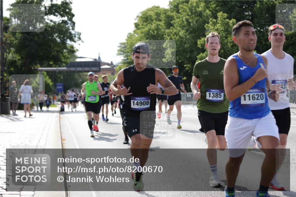 29.06.2025 - hella hamburg halbmarathon Jannik Wohlers http://msf.ph/oto/8200670 29.06.2025 09:47:44 Lombardsbrücke 1385, 1562, 1743, 2714, 2767, 3959, 4602, 4860, 5091, 5315, 6684, 6829, 6990, 8362, 8933, 9178, 10384, 10900, 11202, 11227, 11620, 11745, 11929, 12290, 12514, 12865, 13595, 13854, 14387, 14875, 14908, 14934, 15015, 15261, 15415, 15701, 16119, 16158, 17024, 17217, 18103, 18573, 18584, 18679, 18841 meine-sportfotos.de