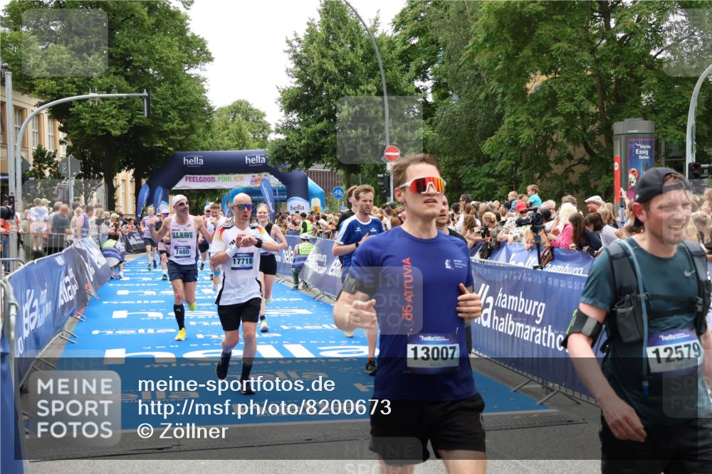 29.06.2025 - hella hamburg halbmarathon Zöllner http://msf.ph/oto/8200673 29.06.2025 10:47:18 Ziel 2623, 6134, 6168, 6203, 6373, 6716, 7480, 10208, 10211, 13007, 13672, 16286, 17718, 17915, 18856 meine-sportfotos.de