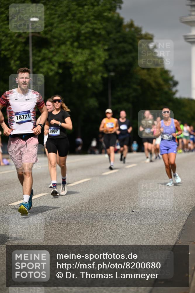 29.06.2025 - hella hamburg halbmarathon Dr. Thomas Lammeyer http://msf.ph/oto/8200680 29.06.2025 10:11:41 Kennedybrücke 1893, 1993, 2136, 3929, 4262, 5242, 5899, 5926, 6196, 6517, 6518, 6707, 6713, 6715, 6833, 7503, 7760, 8585, 9967, 10283, 10700 meine-sportfotos.de