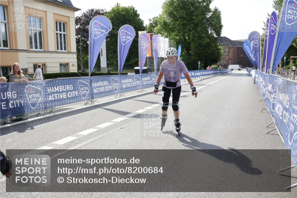 29.06.2025 - hella hamburg halbmarathon Strokosch-Dieckow http://msf.ph/oto/8200684 29.06.2025 09:49:24 Ziel 20063, 20082, 20085 meine-sportfotos.de