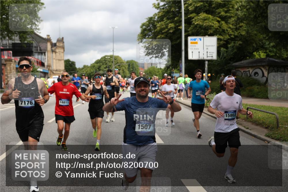 29.06.2025 - hella hamburg halbmarathon Yannick Fuchs http://msf.ph/oto/8200700 29.06.2025 10:44:42 20KM 1119, 1399, 1461, 1466, 1507, 1630, 1750, 1817, 2207, 3654, 4127, 4346, 5115, 6027, 6662, 6712, 6795, 7052, 7176, 7397, 7583, 7930, 7932, 8117, 8572, 8657, 8704, 8819, 9057, 10371, 11356, 11455, 11607, 12624, 13008, 13609, 13687, 13701, 13875, 14034, 14257, 14626, 15362, 15395, 15803, 15950, 16716, 16806, 17179, 17221, 17247, 17384, 18006, 18066, 18370, 18394, 18489, 18657, 18658, 18811 meine-sportfotos.de