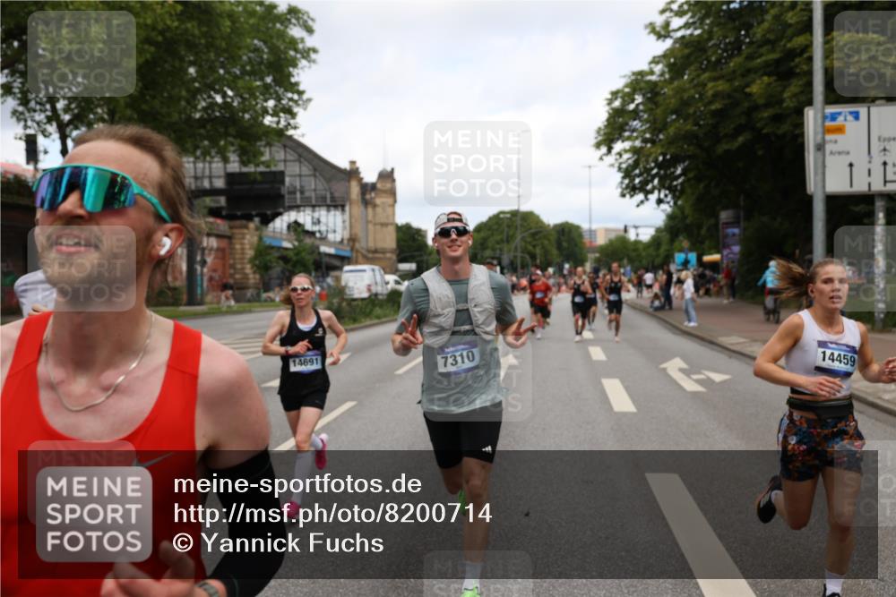 29.06.2025 - hella hamburg halbmarathon Yannick Fuchs http://msf.ph/oto/8200714 29.06.2025 10:31:58 20KM 1290, 2196, 2767, 4860, 4865, 5003, 5042, 5307, 5923, 6047, 6123, 6458, 7310, 8362, 9178, 9914, 10190, 10451, 10738, 12739, 13141, 13372, 13854, 14387, 14459, 14691, 14934, 15178, 15261, 15410, 15939, 16523, 16992, 17125, 17137, 17658, 18159, 18216, 18357, 18384, 18986 meine-sportfotos.de