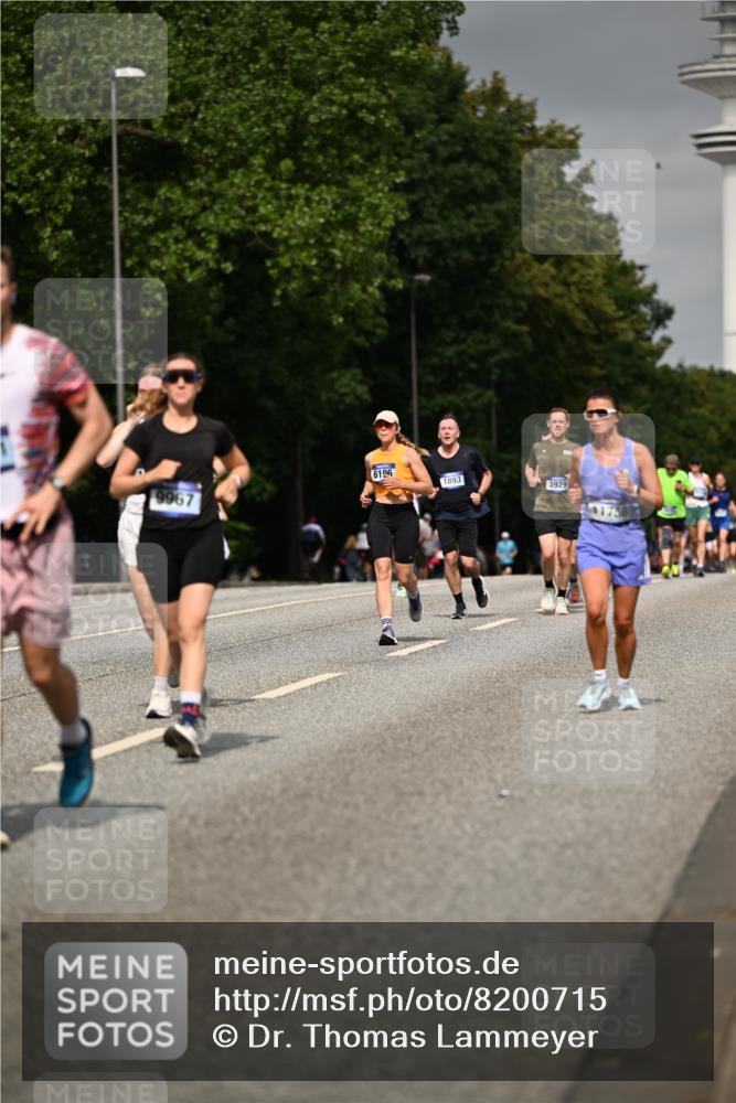29.06.2025 - hella hamburg halbmarathon Dr. Thomas Lammeyer http://msf.ph/oto/8200715 29.06.2025 10:11:42 Kennedybrücke 1893, 1993, 2136, 3929, 4262, 5242, 5899, 5926, 6196, 6517, 6518, 6707, 6713, 6715, 6833, 7503, 7760, 8585, 9967, 10283, 10700 meine-sportfotos.de