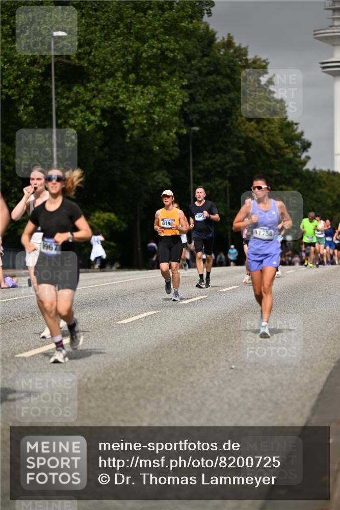 29.06.2025 - hella hamburg halbmarathon Dr. Thomas Lammeyer http://msf.ph/oto/8200725 29.06.2025 10:11:42 Kennedybrücke 1893, 1993, 2136, 3929, 4262, 5242, 5899, 5926, 6196, 6517, 6518, 6707, 6713, 6715, 6833, 7503, 7760, 8585, 9967, 10283, 10700 meine-sportfotos.de