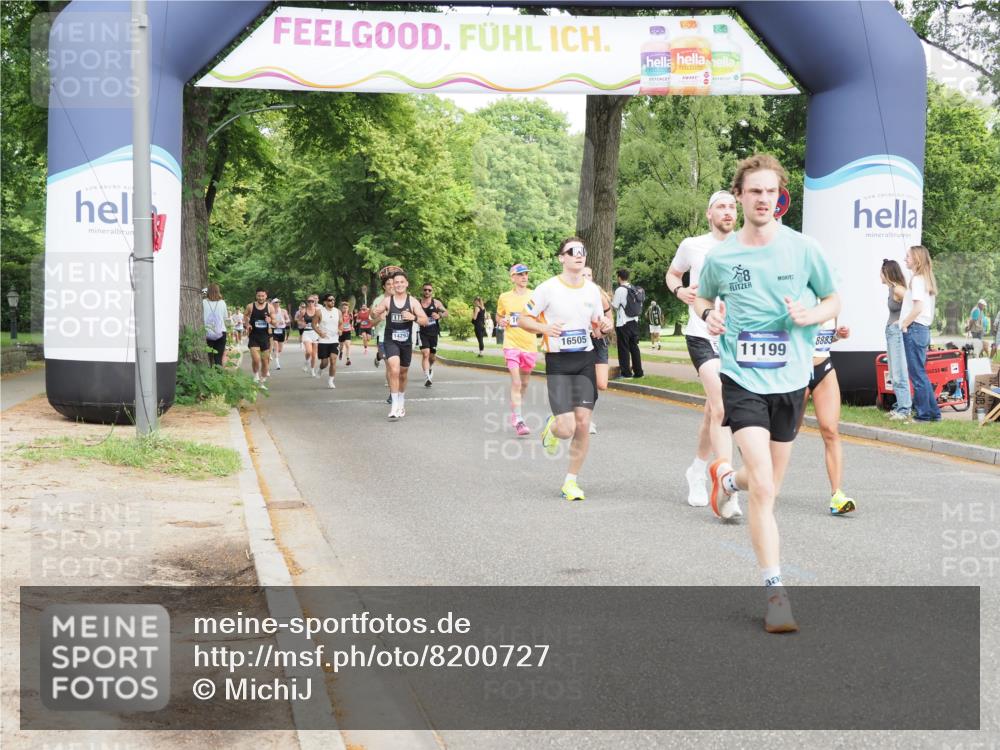 29.06.2025 - hella hamburg halbmarathon MichiJ http://msf.ph/oto/8200727 29.06.2025 10:21:31 Zwischen KM18-KM19 1686, 5070, 7965, 8883, 11199, 15054, 16505 meine-sportfotos.de